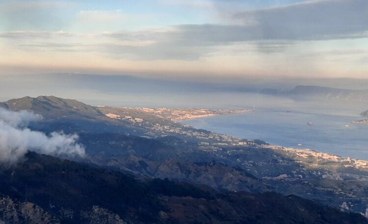 Lo Stretto di Messina (foto di Anna Giordano)