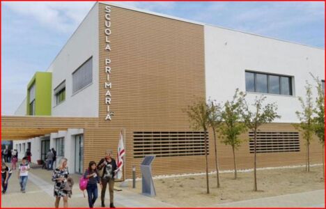 Scuola primaria Sandro Pertini a Calcinaia (Pisa, 2016)