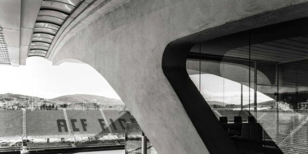 Lo stadio Artemio Franchi di Firenze (foto di Matteo Cirenei, tratta dal progetto Finding Pier Luigi Nervi svolto insieme a Marco Menghi. Per ulteriori informazioni: https://salviamoilfranchi.org/finding-pier-luigi-nervi)