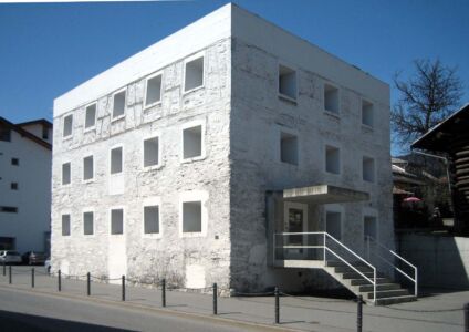 Valerio Olgiati, Das gelbe Haus a Flims (CC BY-SA 3.0 Adrian Michael)