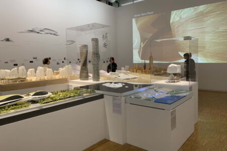 Modelli delle opere di MAD Architects esposti al Centre Pompidou (© Alexis de Dumast)