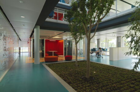 Frigerio Design Group, Green Life, headquarter Crédit-Agricole Italia a Parma (2018, © Enrico Cano)