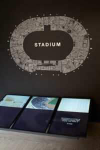 Installazione Stadium: an event, a building and a city, Biennale di Venezia, 2018 (stadium-pavilion.cl / Cristobal Palma)