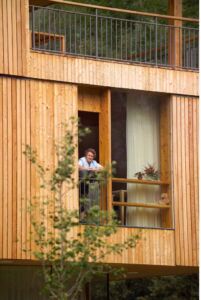Casa di riposo, di Dietger Wissounig Architects, Steinfeld, 2005 (https://www.wissounig.com/projects/altenwohn-und-pflegeheim-steinfeld?lang=en)