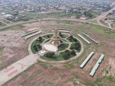 National Heroes’ Memorial, a Ouagadougou, Burkina Faso (di L’agence d’Architectes et Ingenieurs, 2002, © Philipp Meuser)