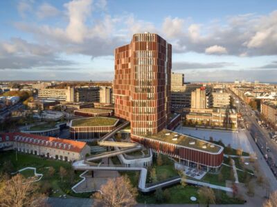 The Maersk Tower, University of Copenhagen's Faculty of Health and Medical Sciences (© Adam Moerk)